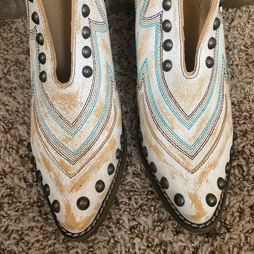 Circle G booties